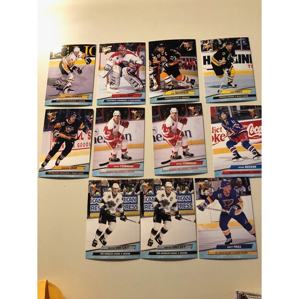 NHL Fleer Series 1 Cards Lot of 205 cards Inlcuding Gretzky-Lemieux-Bourqu-Neely